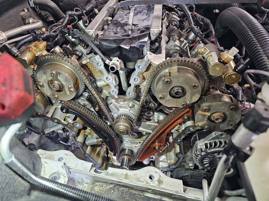 Engine with timing chains exposed